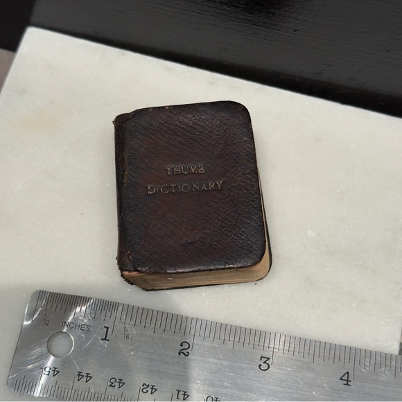 vintage thumb Other - Vintage Thumb English Dictionary By Bryce’s Thumb